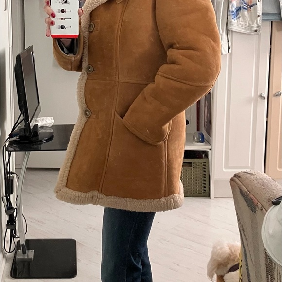 Sheepskin jacket. Just about perfect. - Picture 6 of 9